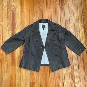 3 quarter length sleeve leather Gap jacket.